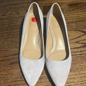 Naturalizer gray suede pumps